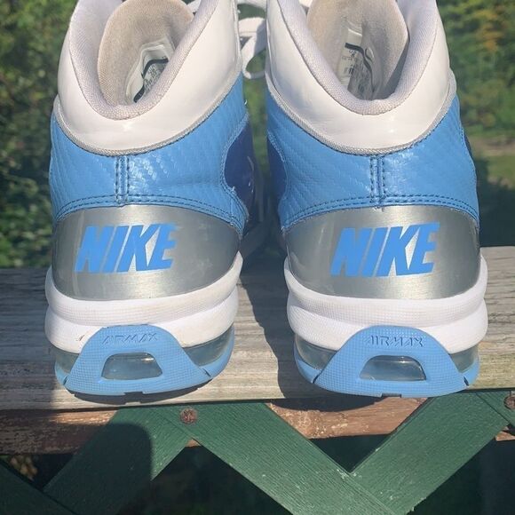 NIKE AIR MAX BASKETBALL SHOES 407708-402 WOMENS  Sz 8 CAROLINA BLUE 2010 *RARE* - Picture 3 of 8